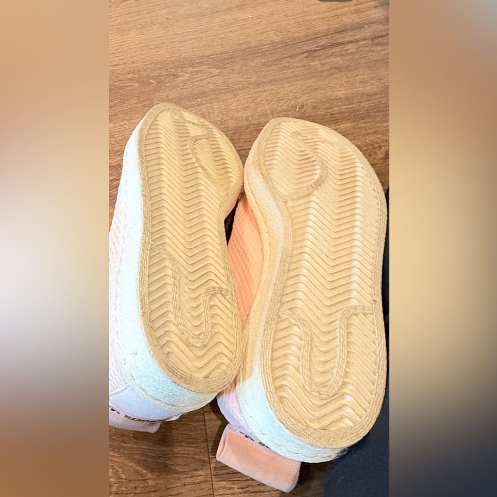 Adidas Light Pink Slip-On Sneakers with white soles - Picture 5 of 6